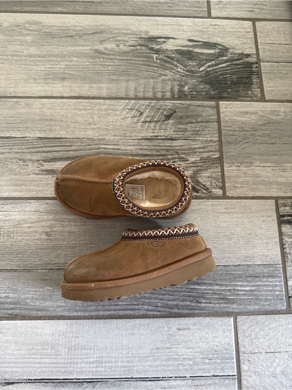 Toddler ugg size 8